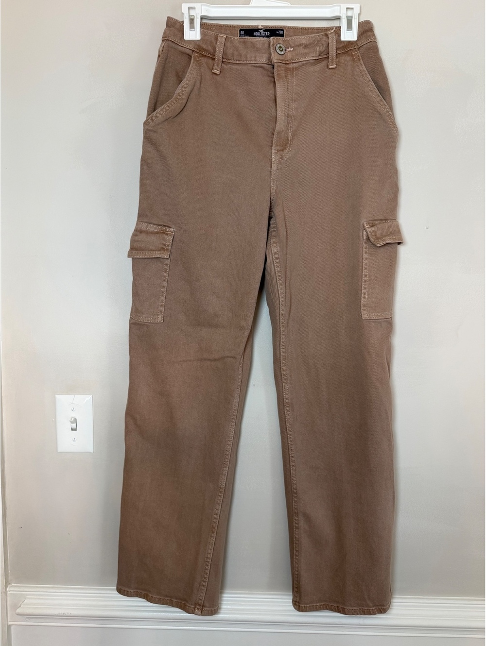 Hollister Ultra High-Rise Dad Jeans, Size 6R, Brown Cargo Style